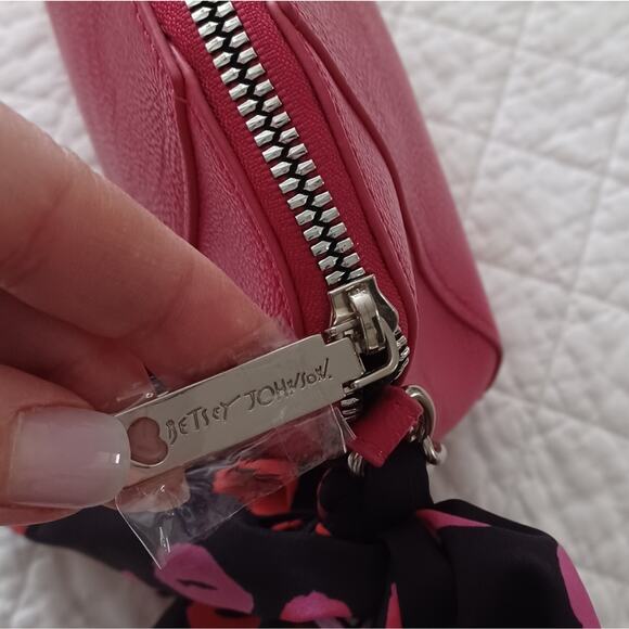 Betsey Johnson XOANAYA Crossbody Pink/Black NWT Retro - Picture 16 of 16